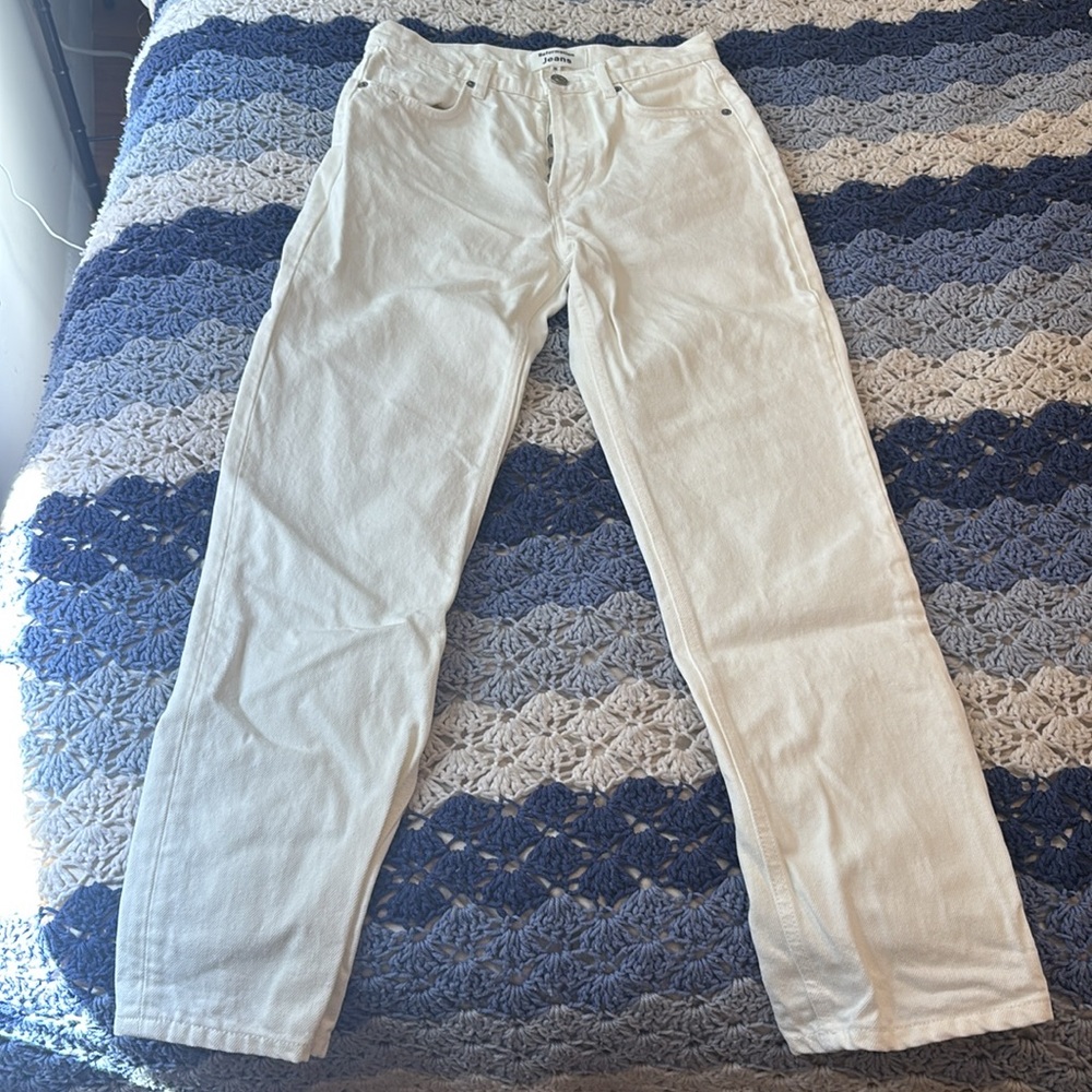 White reformation jeans. Mid rise. Straight leg. Size 26. - Picture 2 of 6